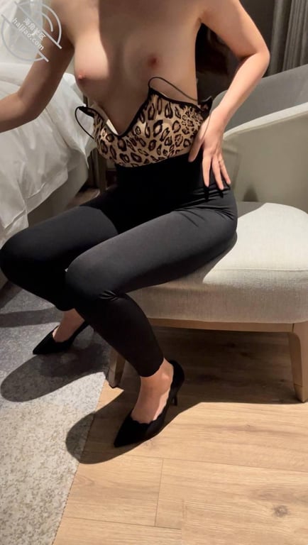 原创22，给老婆约了一个鸡巴很粗的单男，老婆被操的放肆的淫叫 配图6