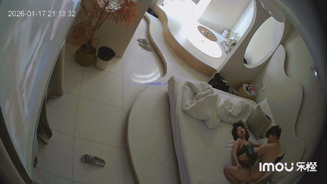 乐橙酒店18+激情流出！气质少妇被变态皮靴丝袜控炮友疯狂调教缠绵 配图4