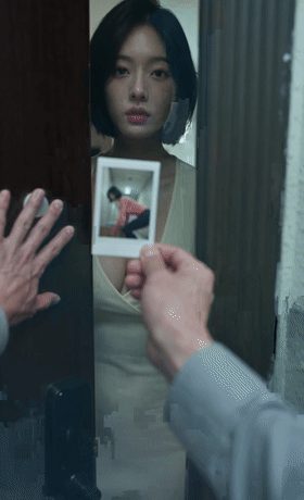 【AI短剧】《曹贼管理员》第2集人妻韩秀珍 要求他尽快找到她的把柄下手……无水印 配图3