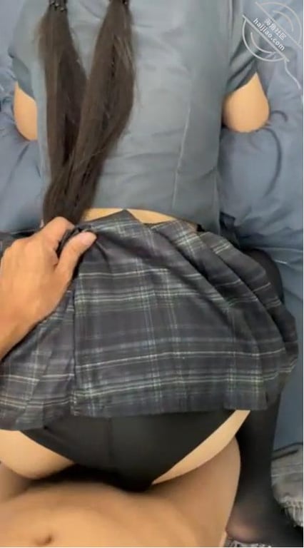后入还让女儿叫着她闺密的名字，抓着头发内射了。（85）-老宋论坛