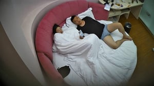 酒店偷拍大尺度！甜美少妇食髓知味死死揪着粗鸡巴不放，疯狂索取猛男强制爆射！-老宋论坛