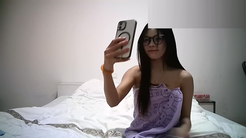 【极致猎艳】撸管日常 - 约炮18岁高中眼镜爆乳妹 浴巾滑落巨乳炸裂 猛干小穴奶浪狂晃 女上位骑乘高潮爆棚-老宋论坛