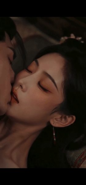 【AI自制小短剧】《淫魔重生情欲江山》第2集太子妃的逼我要操，太子设的局我也.. 配图1