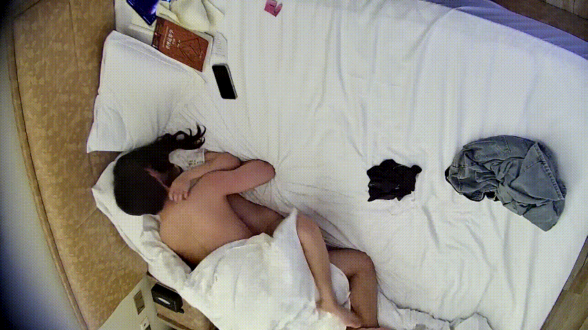 情趣酒店激情夜：美女沉迷看书，男友强势抱起啃！一炮不够再来两炮，爽到腿软！ - 老宋论坛-老宋论坛