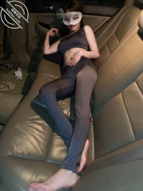 （真实原创）妹妹饿了几天好痒～好痒，赶紧约上小哥车震好刺激！！！ - 老宋论坛-老宋论坛