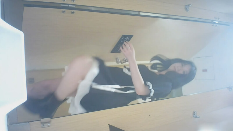 商场女厕近距离后拍几位漂亮小姐姐粉嫩的鲍鱼就在眼前 配图10