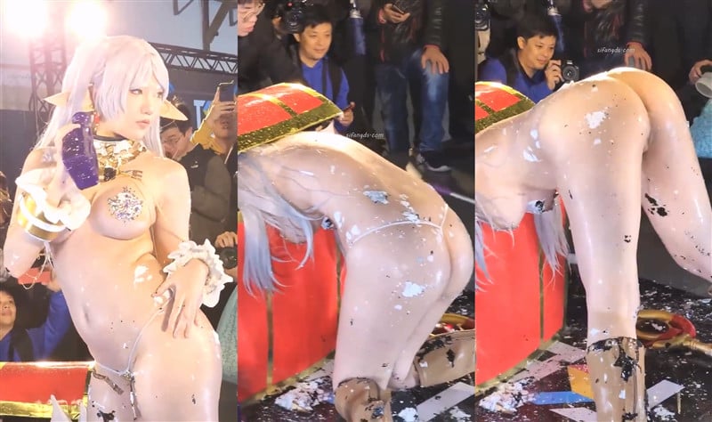 台湾成人漫展极致诱惑！大尺度Cosplay女神不经意走光瞬间全曝光长枪短炮狂拍 配图10