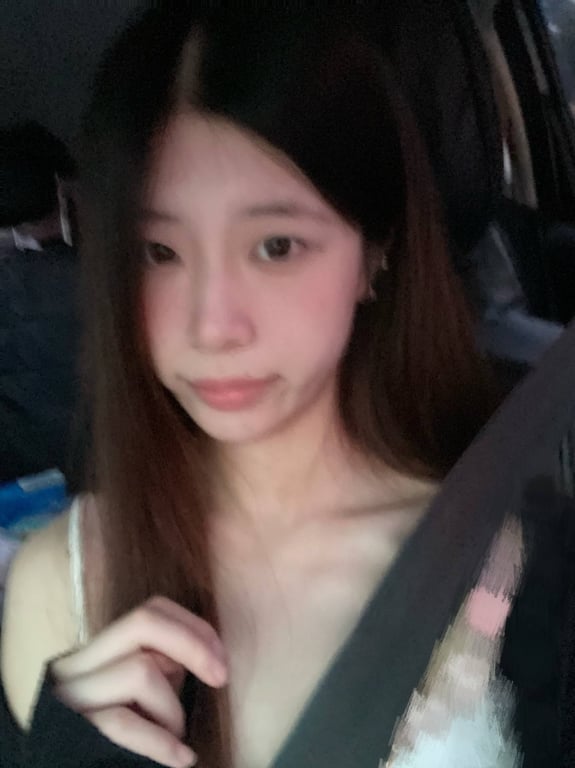 极品高颜值反差精神小妹，嫩穴被操到翻白眼，真好看 6V 配图13