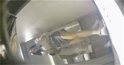 大神潜入KTV女厕全景偷拍17位美女各种极品鲍鱼完美展示 配图4