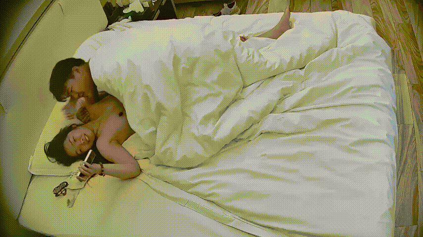 民宿激情！小少妇吊起男人翘嘴才肯操 欲火焚身主动挺腰 逼毛浓密姿势帅到爆 - 老宋论坛-老宋论坛