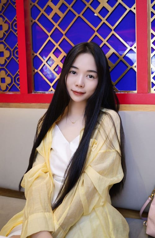 广西D奶人妻女教师陈晓琳全裸口交后回家狂榨绿帽老公猛捏巨乳爽到高潮尖叫喷水！ 配图3