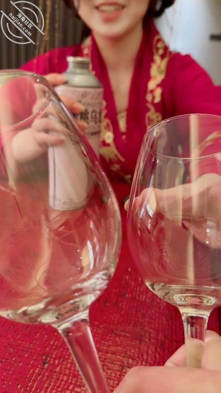 【超清原创】姐姐汉服气息让我看的鸡巴棒硬，子宫强烈收缩一插一喷，水是真多 配图4