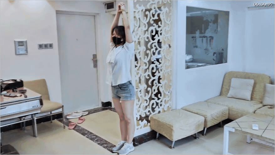 ㊙【SM调教】【海砂工作室】jk白丝大学生应聘被拐进夜总会供客人陪酒电击调教定拍 配图6