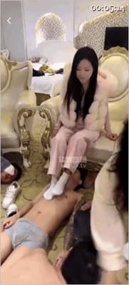 ㊙️【SM调教】【甜筒】圣水/呕吐/坐脸甜筒s-训狗大型现场-老宋论坛