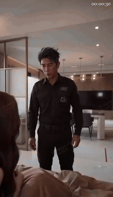 ✨【AI短剧】《人到中年当保安》EP1-3集，原本是个想混日子的中年保安，结果半夜被几个骚到没边的熟妇给盯上（3V）愃-老宋论坛