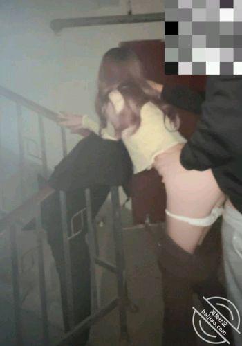 原创小嫂 楼道疯狂干小嫂 哥哥突然来电话嫂嫂给我口射吃精 （18）下-老宋论坛