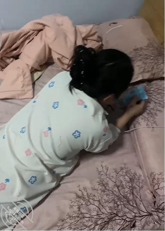 12）实录妈妈含着冰棍给我口交【原创】 - 老宋论坛-老宋论坛