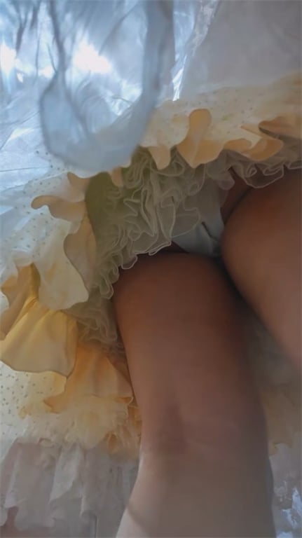 极致诱惑【步行街抄底】二次元高颜嫩妹泡泡裙小皮鞋，蓝内裤深夹骚股沟超撩1V 配图7