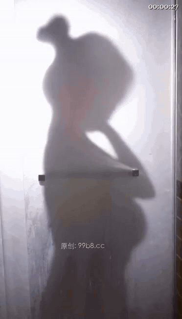 【AI短剧】《来按摩的富婆胸好大》EP1-8集，腹肌小帅哥硬怼熟女富婆少妇，吊钟 配图2