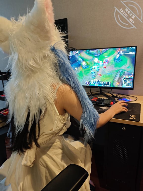 （原创16）电竞房里边玩游戏边艹骚妹，好玩而且很爽-老宋论坛
