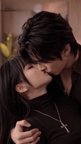 【AI自制小短剧】《我成为了女上司的私人泄欲工具》第2集❤️怪癖上司，没过一会就自己把自己衣服全扒了！-老宋论坛
