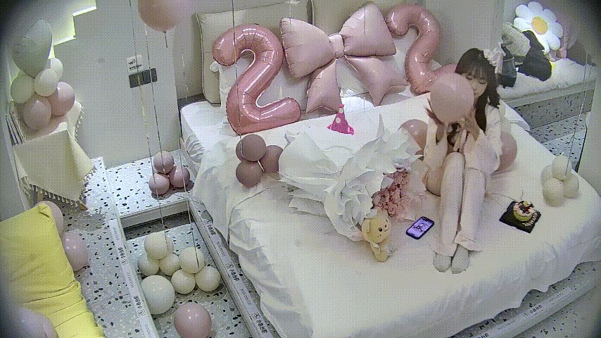 民宿浪漫生日房陷阱：男人精心布置只为激情缠绵！美女毒龙挑逗后狂野内射高潮迭起 配图2