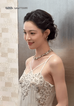 【AI推演视频】热门大陆明星加素人合集摁头深喉口交！ 配图11