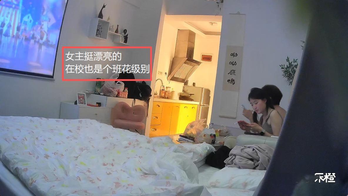 1-24流出乐橙酒店近视角偷拍连续几天入住大学生情侣爆炸头小哥有空就干无情打桩机 配图15