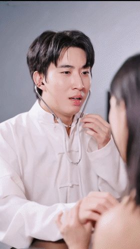 【AI脱衣】魔改短剧《破咒师》第16集  我给李灵儿治好了病赢得了诊所 第一病人 配图4