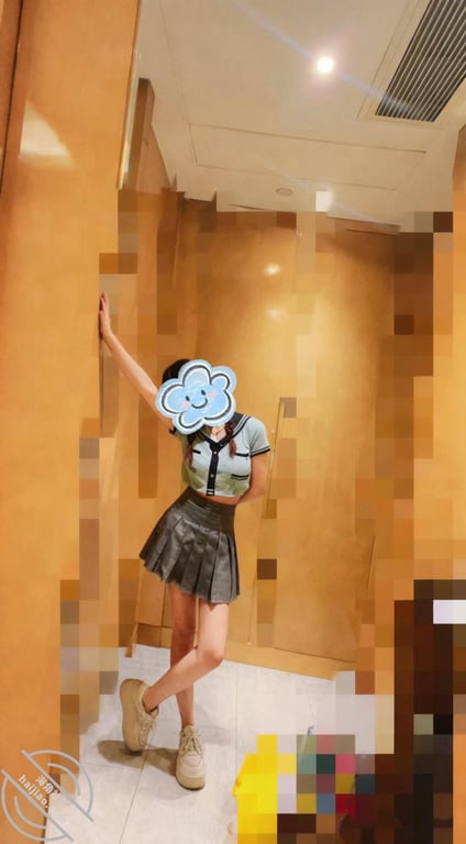 [原创视频]60姐姐一跃化成JK女神，简直美炸了由被动变成主动也是一瞬间 - 老宋论坛-老宋论坛