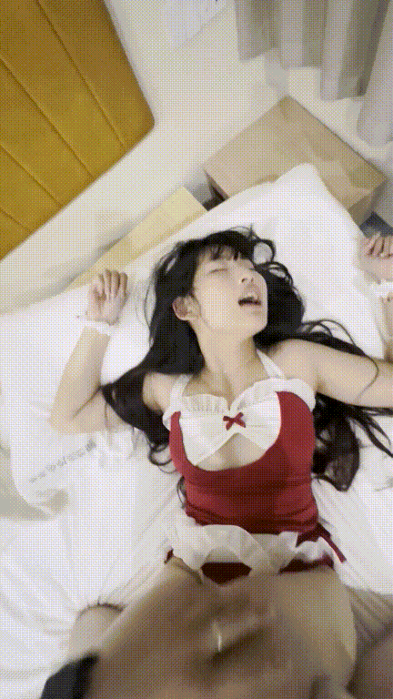 乐队美少女无码自拍！清纯脸蛋+巨乳，脸穴同框内射实录，无水印原版流出 配图10