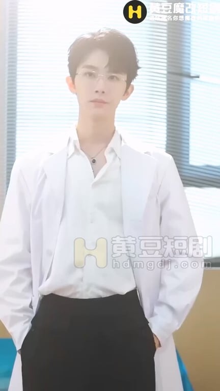 【AI短剧】『我的炮友是妇科医生』第2集  看妇科遇到上床对象被肉棒检查插到喷尿 配图5