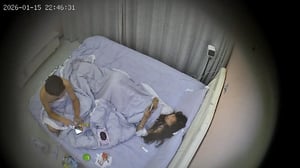 1-16流出酒店偷拍❤️连续两天入住的情侣极品翘臀女神被臭小子玩穴后用臭吊猛操 - 老宋论坛-老宋论坛