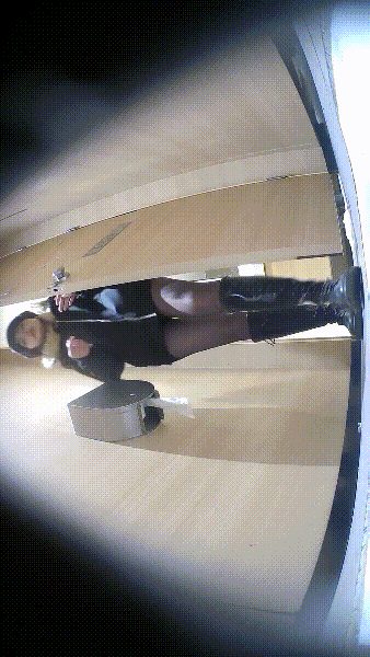 高档夜总会女厕全景后拍多位美女各种极品小黑鲍 配图1