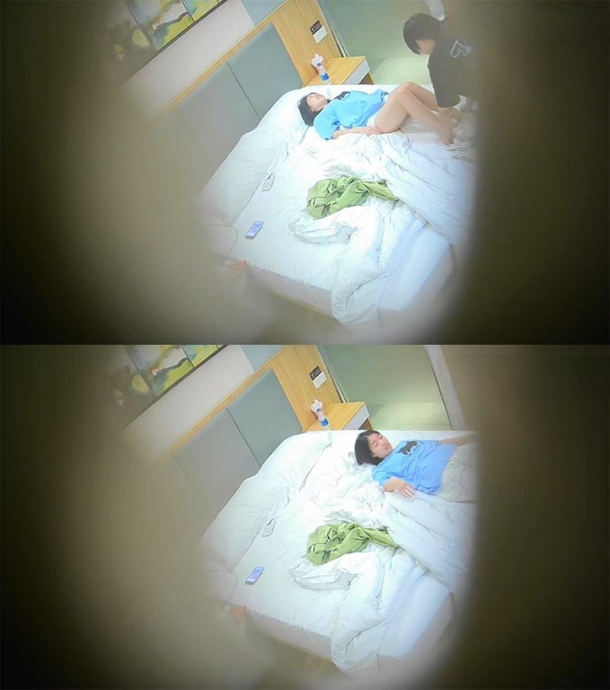 【独家重磅流出】大学女同酒店激战偷拍！床上狂扣狂舔高潮迭起，眼镜学妹深得加藤鹰真 配图1