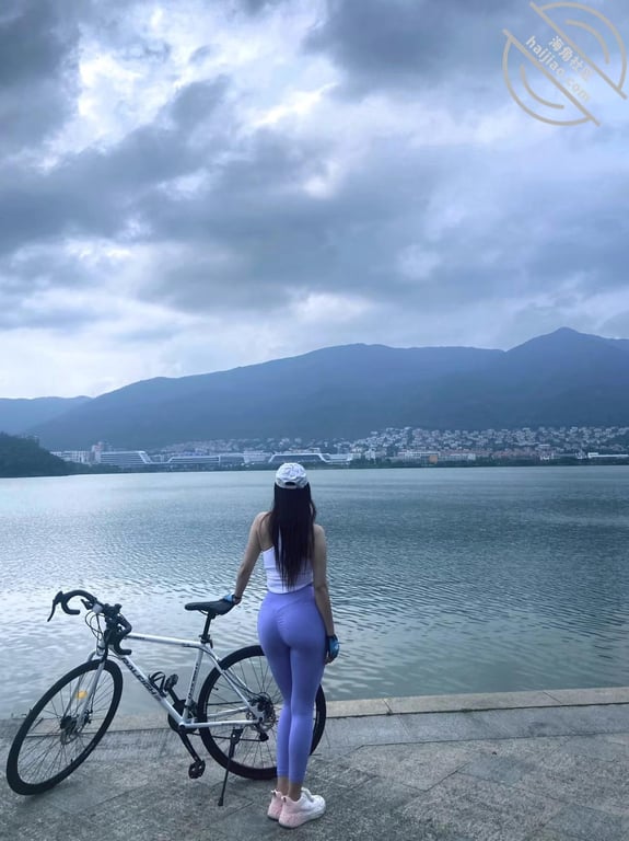骑行圈认识的绝美少妇,身材太顶了,光是用眼睛看都受不了~ - 老宋论坛-老宋论坛