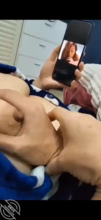 我和妈妈71。你们想看老妈穿丝袜的样子终于有机会看了-老宋论坛