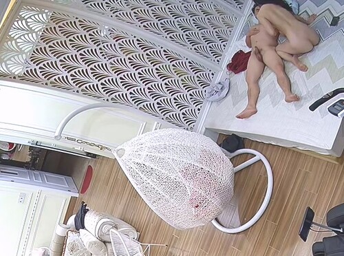居家摄像头破解土豪大叔和美女老婆的私密生活被曝光 配图3