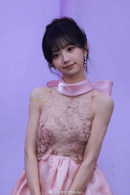 【AI脱衣】继续快手抖音小红书网红明星及红人你的女神跪着像狗一样爬向你！ 配图2