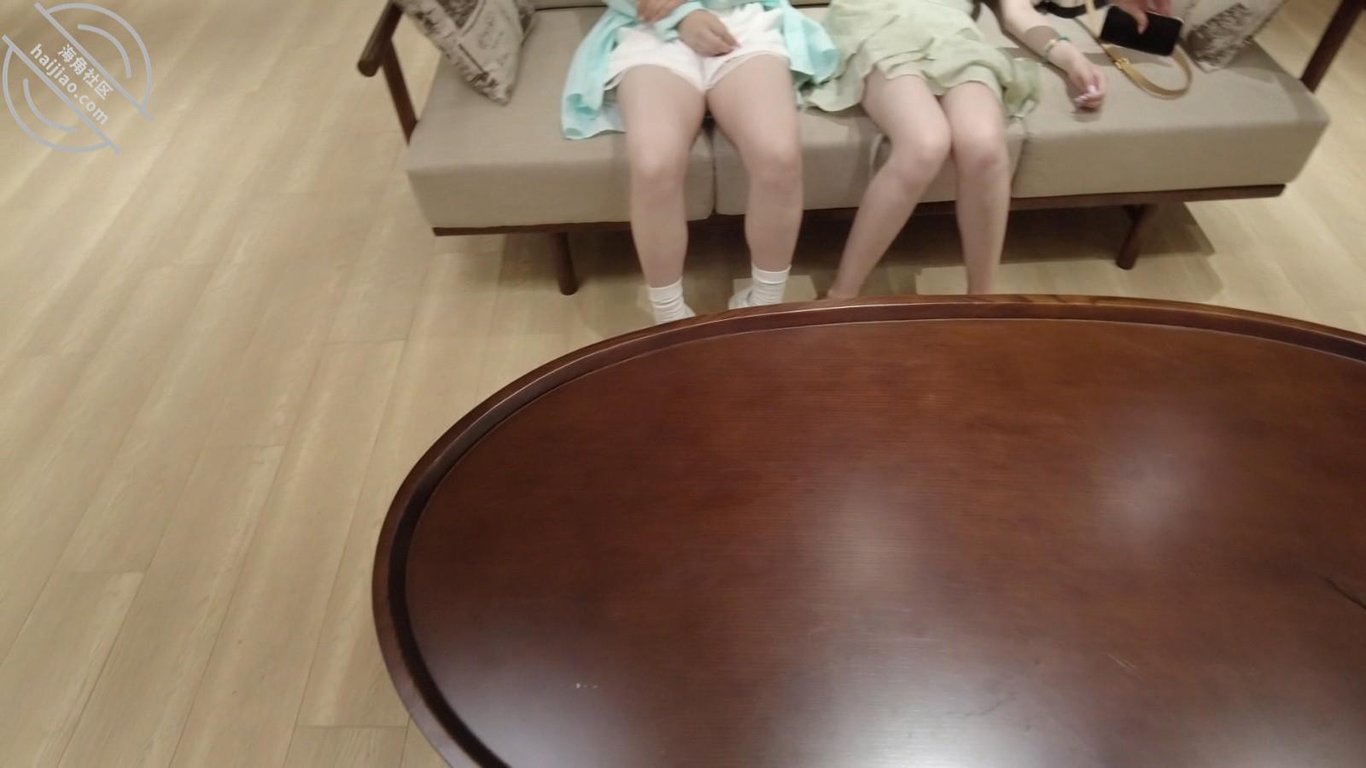 （107）原创视频 带着老婆和她闺蜜一起，约上大哥，来一个4人狂欢（上） - 老宋论坛-老宋论坛