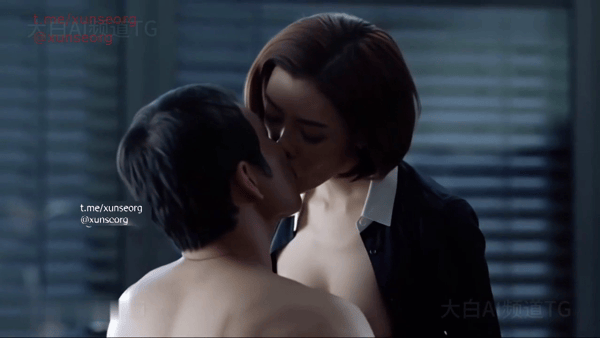 【AI推演】魔改电视剧《好先生》江疏影饰演江莱曼妙身材的她跪趴酒店榻上，翘起圆润 配图3