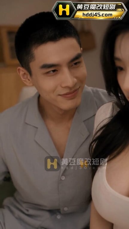 AI短剧《女友帮我操闺蜜》EP1 配图22