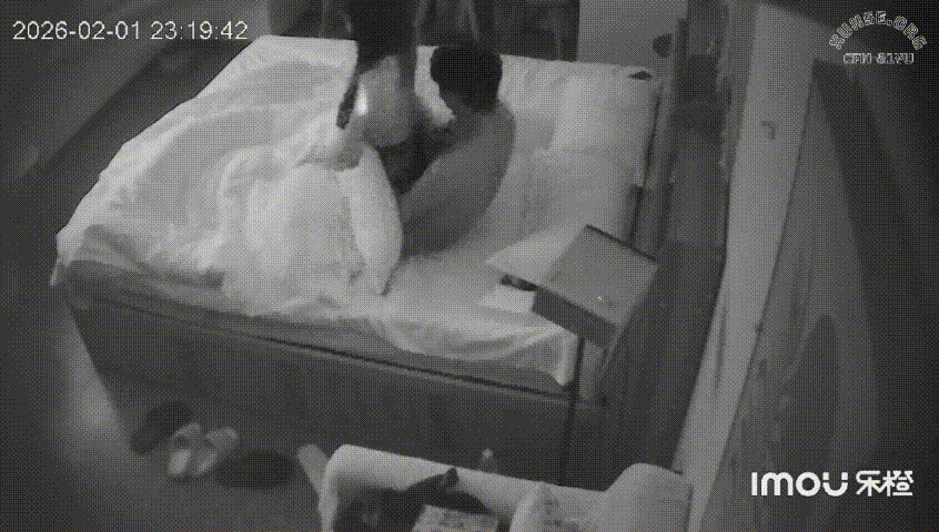 诱人御姐少妇情趣装爆乳翘臀 大长腿白嫩吸睛 小男人把玩腿屁股上瘾欲罢不能 配图4