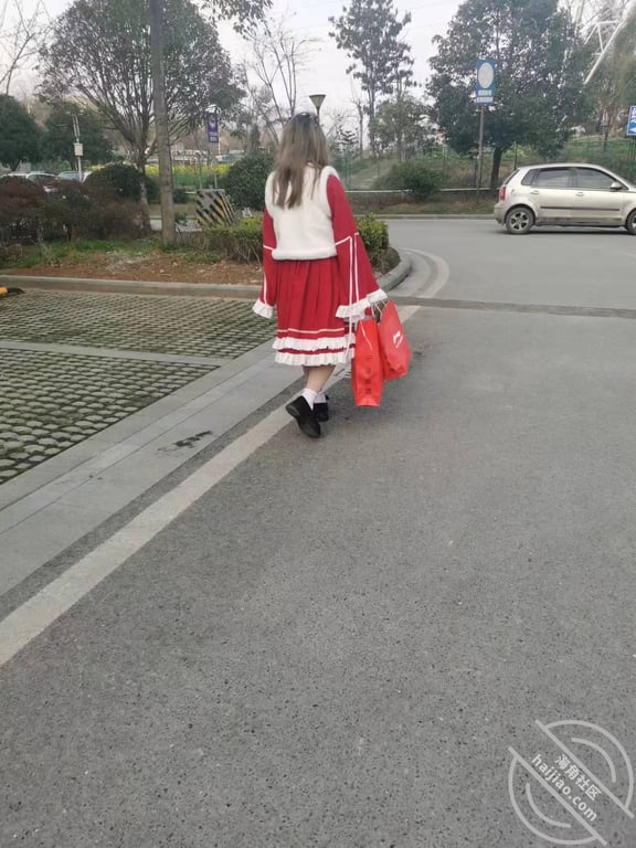 （原创）6带妹妹去逛街买衣服然后带回家迷奸她-老宋论坛
