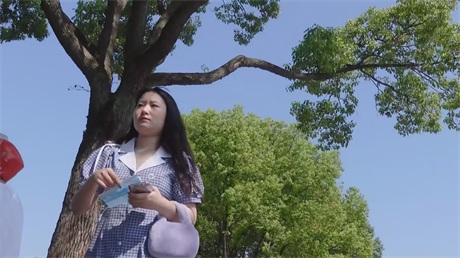 ❣️爆款推荐❣️【动物园极致偷窥】清纯美臀一路尾随，忍不住想把脸埋进肥嫩翘臀深吸骚香，宝妈内裤湿痕诱人2V - 老宋论坛-老宋论坛