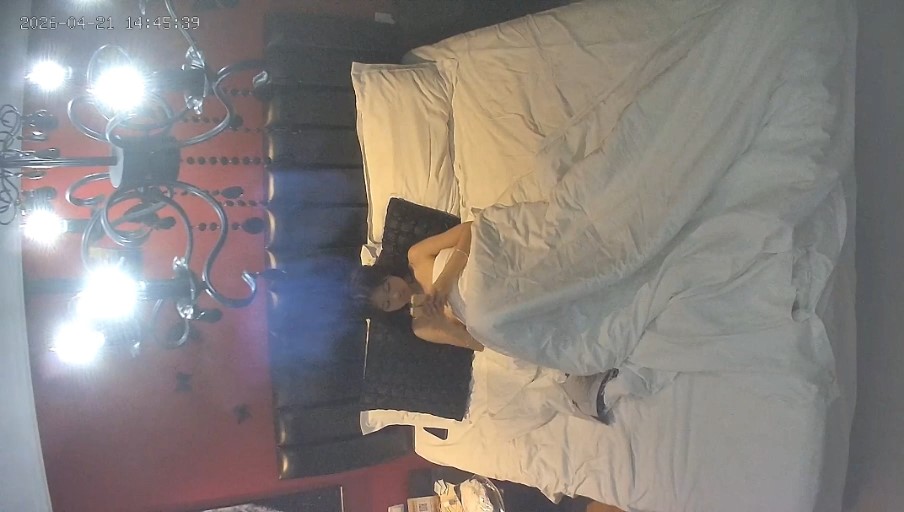 4-21酒店极品偷拍！黑丝女仆装美女被男友猛干到瘫软床上浪叫不止❤️稀有流出-老宋论坛