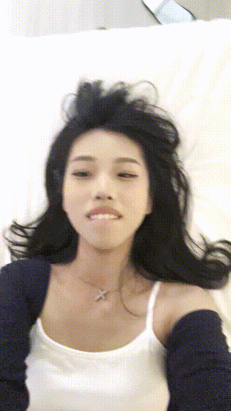 【S级禁忌泄密】极品少妇穿火红情趣装跪地深喉巨根❤️疯狂自抠湿透骚穴尖叫“爸爸我爽死了”13V-老宋论坛