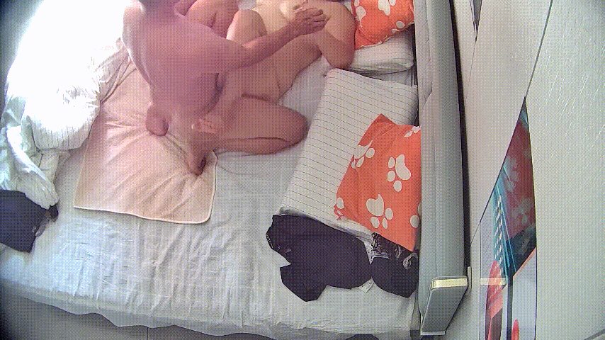 大学城 9-14 胖妞有点毛子啊 男人攻势有点猛 这种妞都死命操 打完两炮衣服都 配图3