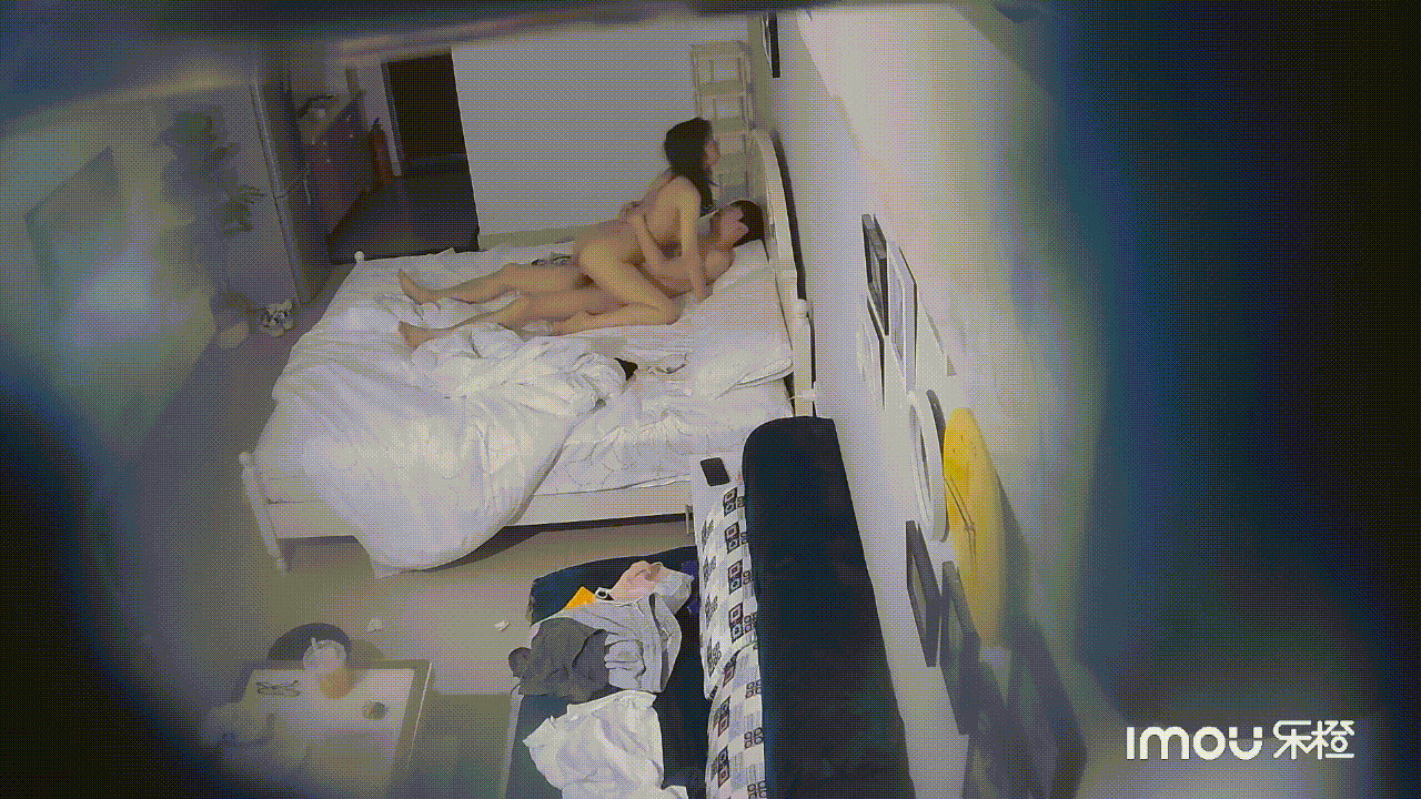 【爆款流出】乐橙酒店高清偷拍！绝美巨乳学妹考后放纵，与男友激战两回高潮连连 配图9