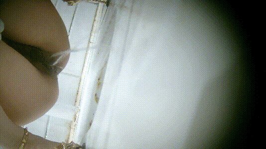 桌球厅女厕全景偷拍多位美女各种极品美鲍鱼2 配图12